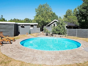 Outdoor pool - 4 Person Holiday Home in Ronde (Ronde)