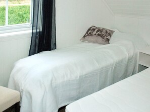 Nhà | 4 phòng ngủ, trang bị nội thất với thiết kế riêng biệt 