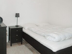 4 habitaciones y muebles diferentes 