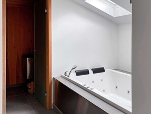 House | Spa treatment