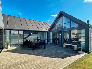 House | Outdoor dining