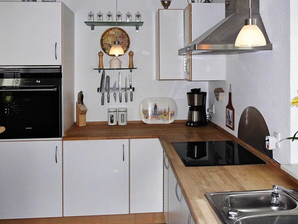 House | Private kitchen | Highchair - 4 Person Holiday Home in Egernsund (Broager)