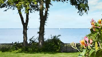 House | Water view