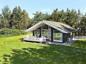 Exterior - Cozy Holiday Home in Oksbøl With Terrrace (Oksbol)