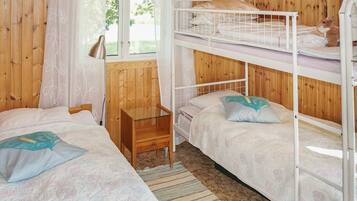 1 bedroom, bed sheets