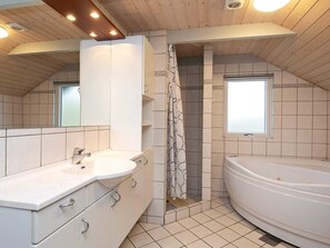 House | Spa treatment - 4 Star Holiday Home in Ringkobing (Ringkobing)