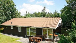 Unclassified image, 2 of 20, button - Sunlit Holiday Home in Hals With Sauna (Hals)