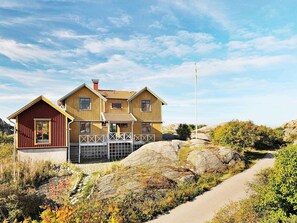 Exterior - Holiday Home in SkÃ¤rhamn (Skaerhamn)