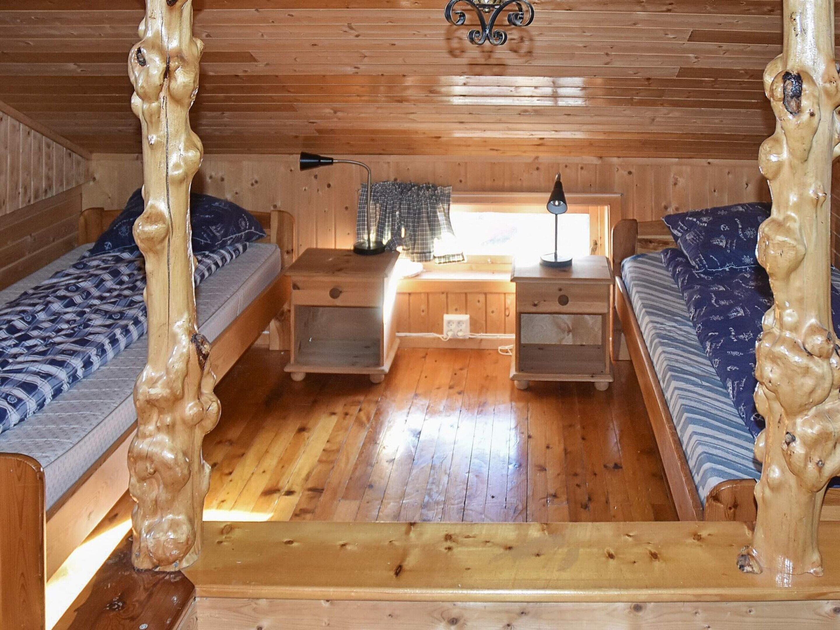 4 kamar tidur dan dilengkapi dengan perabotan berbeda-beda