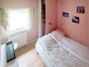 House - 4 Person Holiday Home in Aakirkeby (Akirkeby)