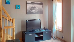 4 bedrooms, individually furnished - 7 Person Holiday Home in Bokn (Bokn)