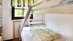 2 bedrooms, individually furnished, bed sheets - 6 Person Holiday Home in Oskarshamn (Figeholm)