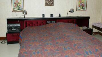 3 bedrooms, individually furnished, bed sheets