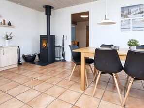 House | Dining - Spacious Holiday Home in Hemmet Jutland near Sea (Hemmet)