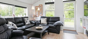 10 Person Holiday Home in Logstor-by Traum