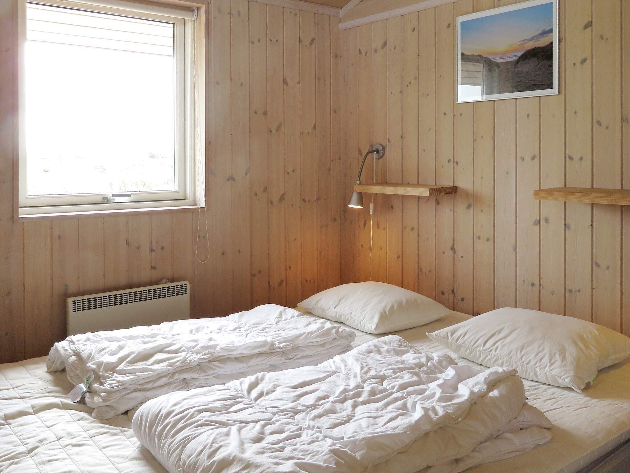 3 bedrooms, cribs/infant beds