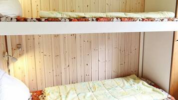 3 Schlafzimmer, Babybetten