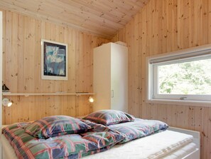 2 Schlafzimmer, Babybetten