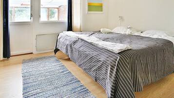 3 bedrooms, individually furnished, bed sheets