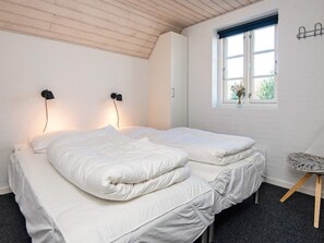 4 bedrooms, individually furnished, cribs/infant beds
