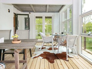 House | Outdoor dining