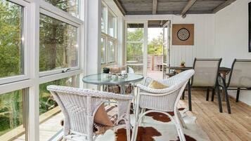 House | Outdoor dining