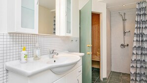 Bathroom - Peaceful Holiday Home in Lemvig Denmark With Sauna (Lemvig)