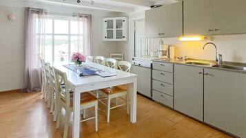 House | Dining