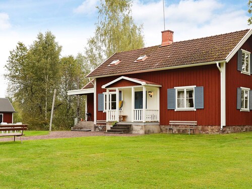 6 Person Holiday Home in Paulistrom