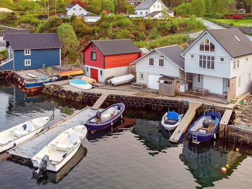 10 Person Holiday Home in Urangsvåg