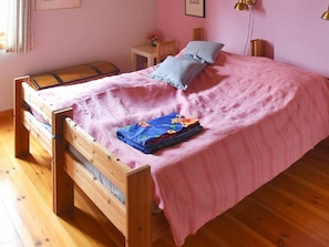 4 bedrooms, individually furnished
