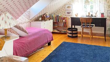 3 bedrooms, individually furnished, bed sheets