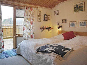 4 bedrooms - 7 Person Holiday Home in Hjälteby (Hjaelteby)