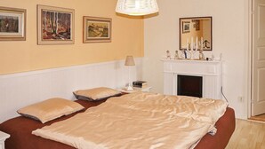 4 bedrooms, individually furnished - 8 Person Holiday Home in Ystad (Ystad)