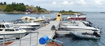 6 Person Holiday Home in Bakkasund