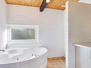 Spa treatment - 8 Person Holiday Home in Vestervig (Vestervig)