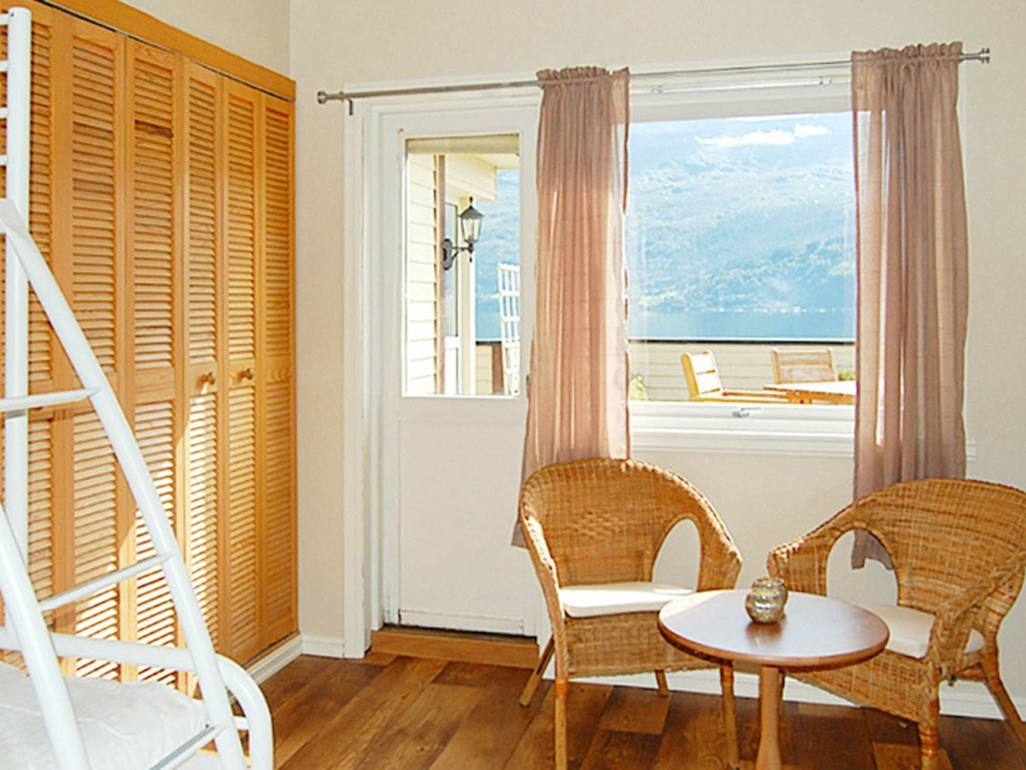 4 bedrooms, individually furnished