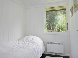 Room - 6 Person Holiday Home in Albaek (Aalbaek)