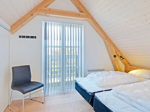 2 bedrooms, cribs/infant beds