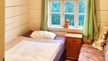4 bedrooms, individually furnished