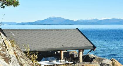 8 Person Holiday Home in Midsund