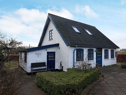 6 Person Holiday Home in Humble-by Traum