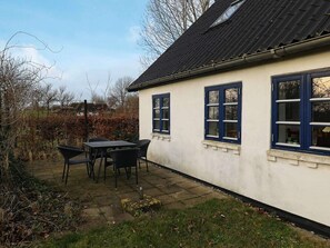 House | Outdoor dining