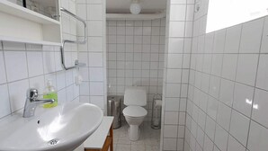 Bathroom - 3 Person Holiday Home in Hamburgsund (Hamburgsund)