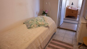 Room - 3 Person Holiday Home in Hamburgsund (Hamburgsund)