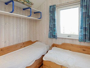 1 bedroom, individually furnished, cribs/infant beds - Vibrant Holiday Home in Munkebo near Sea (Munkebo)