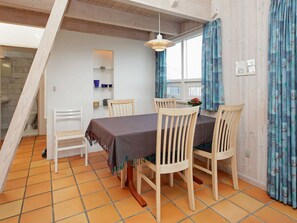 Fridge, coffee/tea maker, highchair - Vibrant Holiday Home in Munkebo near Sea (Munkebo)
