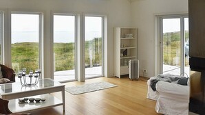 Room - Holiday Home in Bakkasund (Austevoll)