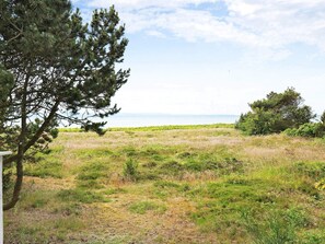 House | Pemandangan air