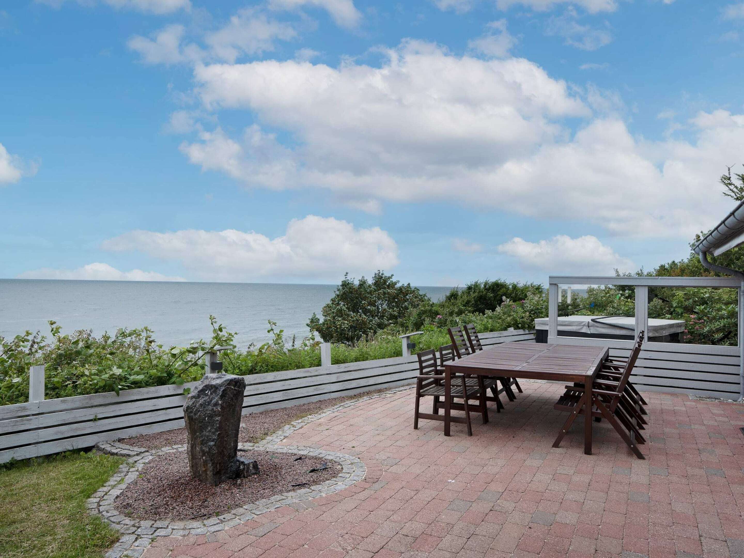 House | Outdoor dining